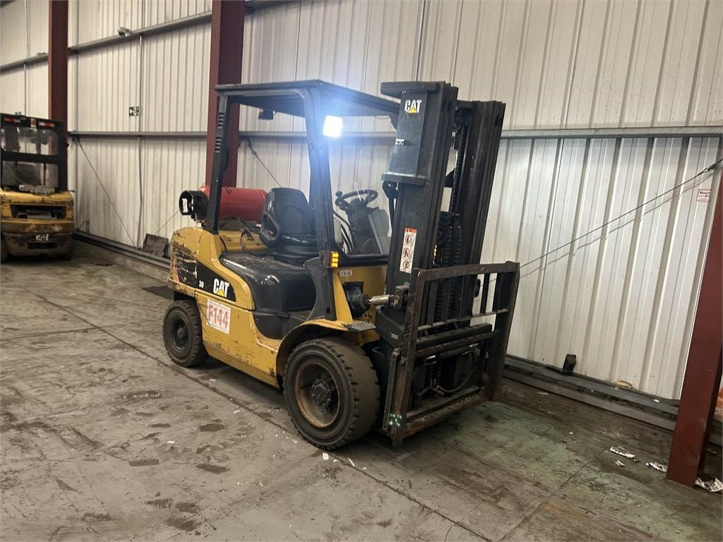 CAT GP30NT - מלגזת LPG: תמונה 4 CAT GP30NT - מלגזת LPG: תמונה 4