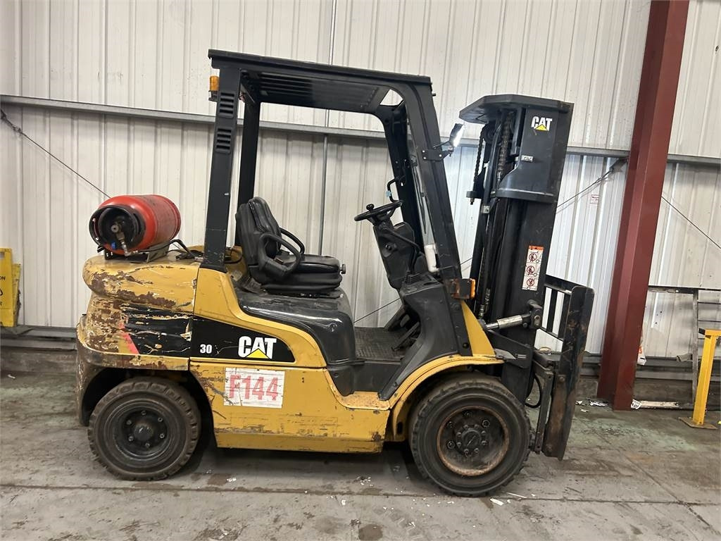 CAT GP30NT - מלגזת LPG: תמונה 5 CAT GP30NT - מלגזת LPG: תמונה 5