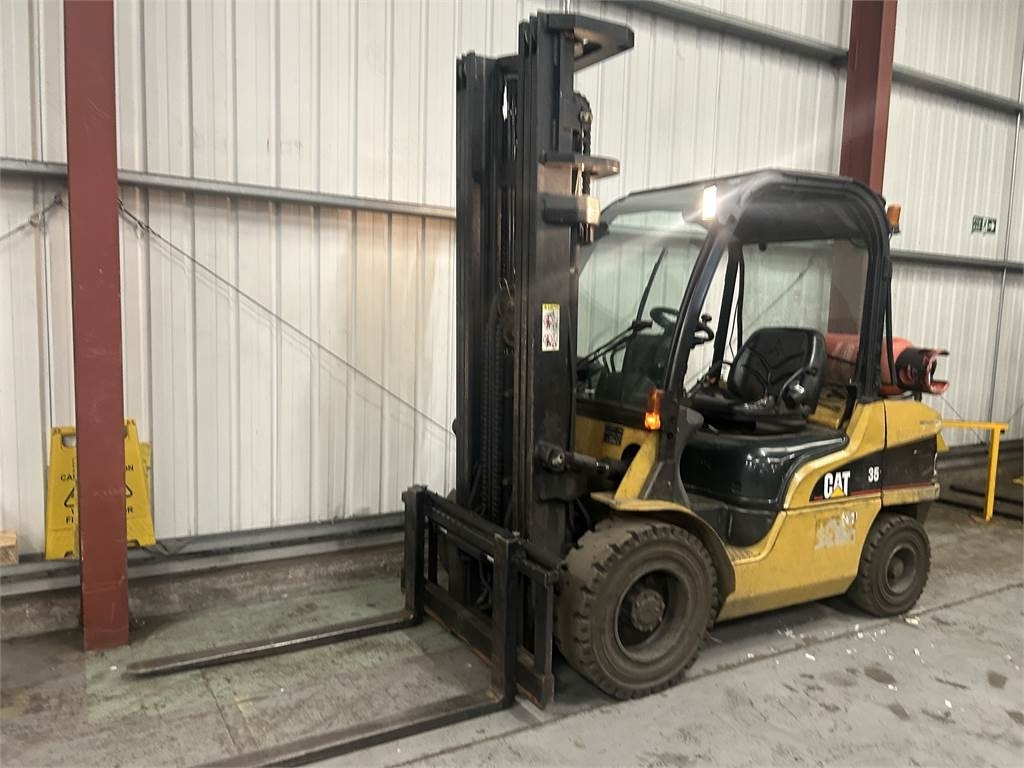 CAT GP35N - מלגזת LPG: תמונה 2 CAT GP35N - מלגזת LPG: תמונה 2