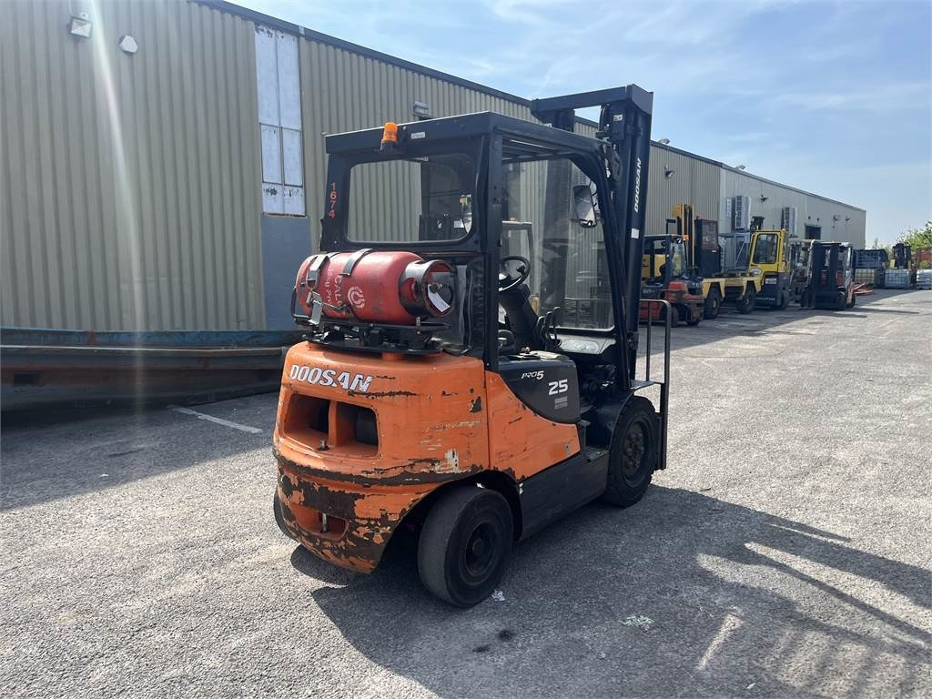 Doosan G25E-5 - מלגזת LPG: תמונה 3 Doosan G25E-5 - מלגזת LPG: תמונה 3