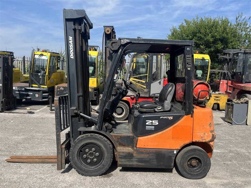 Doosan G25E-5 - מלגזת LPG: תמונה 1 Doosan G25E-5 - מלגזת LPG: תמונה 1