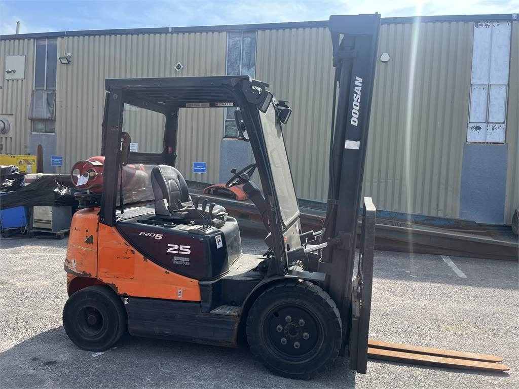 Doosan G25E-5 - מלגזת LPG: תמונה 2 Doosan G25E-5 - מלגזת LPG: תמונה 2