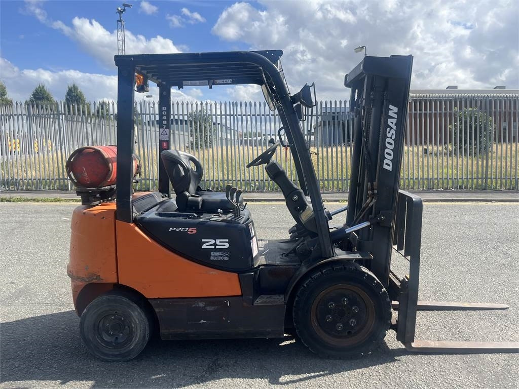 Doosan G25P-5 - מלגזת LPG: תמונה 4 Doosan G25P-5 - מלגזת LPG: תמונה 4