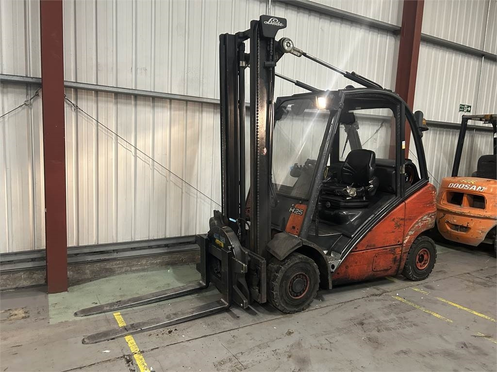 Linde H25T - מלגזת LPG: תמונה 2 Linde H25T - מלגזת LPG: תמונה 2