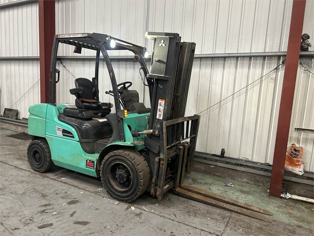 Mitsubishi FD30NT - מלגזת סולר: תמונה 4 Mitsubishi FD30NT - מלגזת סולר: תמונה 4