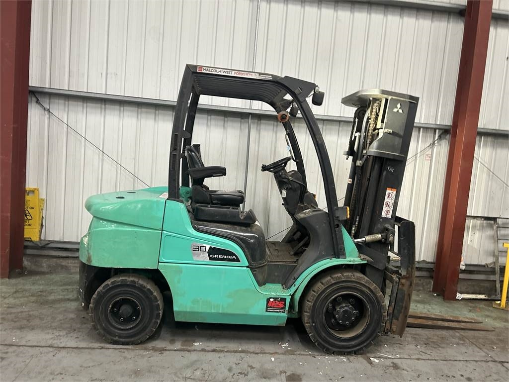 Mitsubishi FD30NT - מלגזת סולר: תמונה 5 Mitsubishi FD30NT - מלגזת סולר: תמונה 5