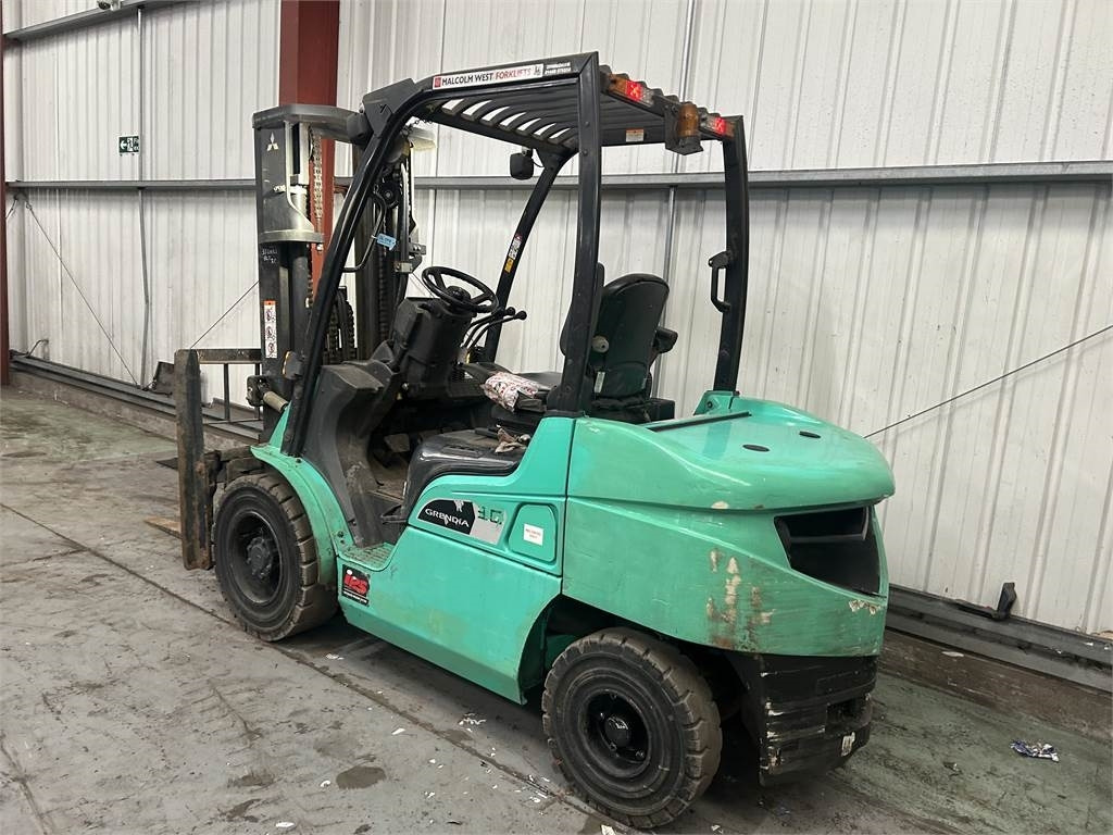 Mitsubishi FD30NT - מלגזת סולר: תמונה 3 Mitsubishi FD30NT - מלגזת סולר: תמונה 3
