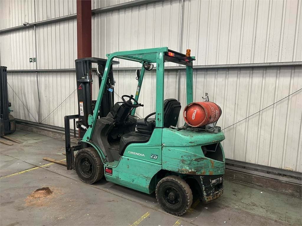 Mitsubishi FG25NT - מלגזת LPG: תמונה 3 Mitsubishi FG25NT - מלגזת LPG: תמונה 3