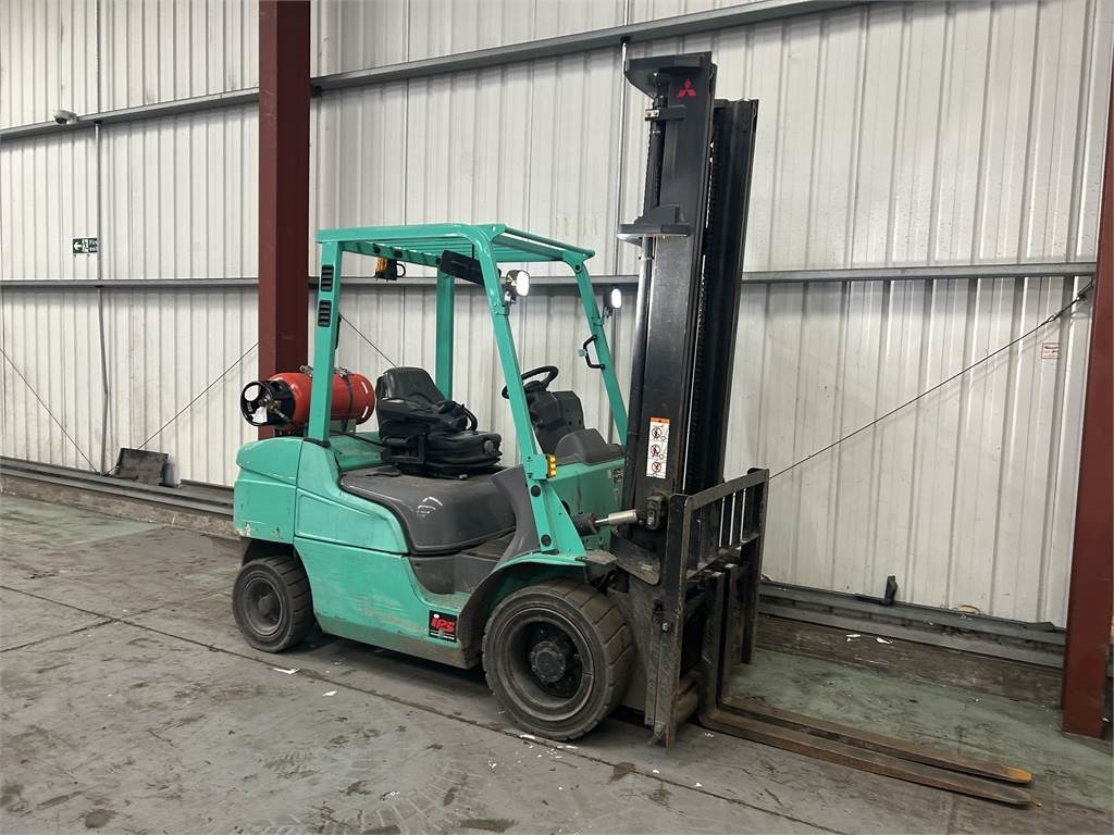 Mitsubishi FG30NT - מלגזת LPG: תמונה 4 Mitsubishi FG30NT - מלגזת LPG: תמונה 4
