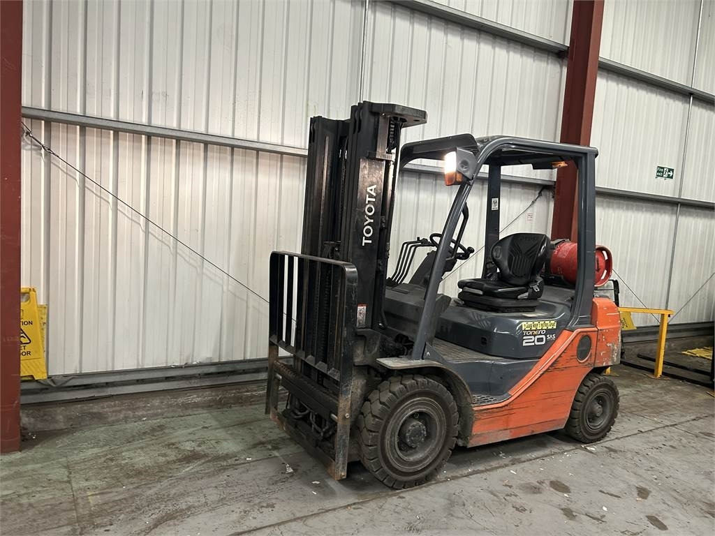 Toyota 02-8FGF20 - מלגזת LPG: תמונה 2 Toyota 02-8FGF20 - מלגזת LPG: תמונה 2