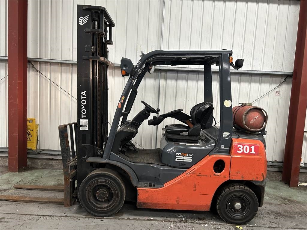 Toyota 02-8FGF25 - מלגזת LPG: תמונה 1 Toyota 02-8FGF25 - מלגזת LPG: תמונה 1