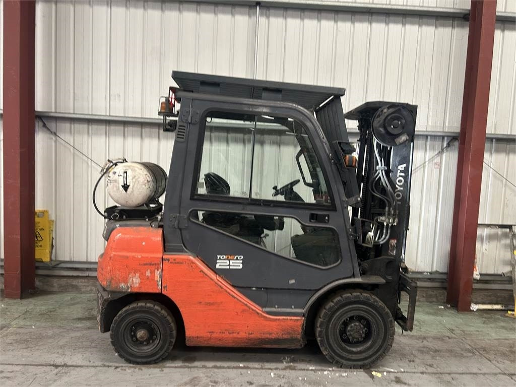 Toyota 02-8FGF25 - מלגזת LPG: תמונה 5 Toyota 02-8FGF25 - מלגזת LPG: תמונה 5