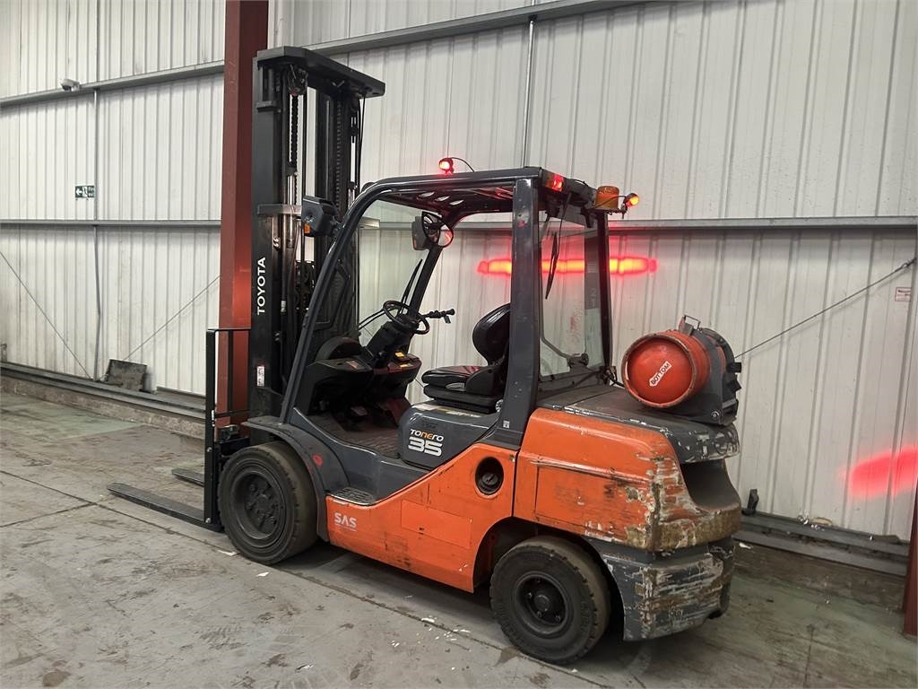 Toyota 02-8FGJF35 - מלגזת LPG: תמונה 3 Toyota 02-8FGJF35 - מלגזת LPG: תמונה 3