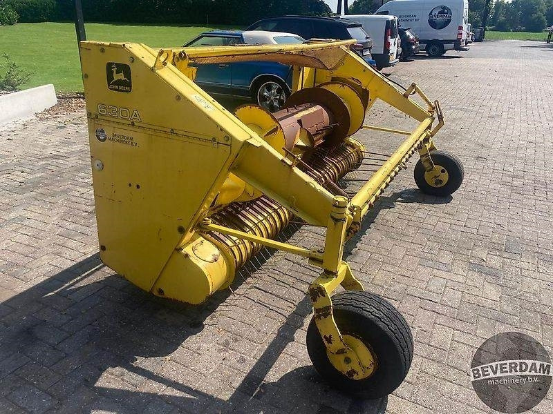 John Deere 630 A - צרופת מקצרה: תמונה 2 John Deere 630 A - צרופת מקצרה: תמונה 2