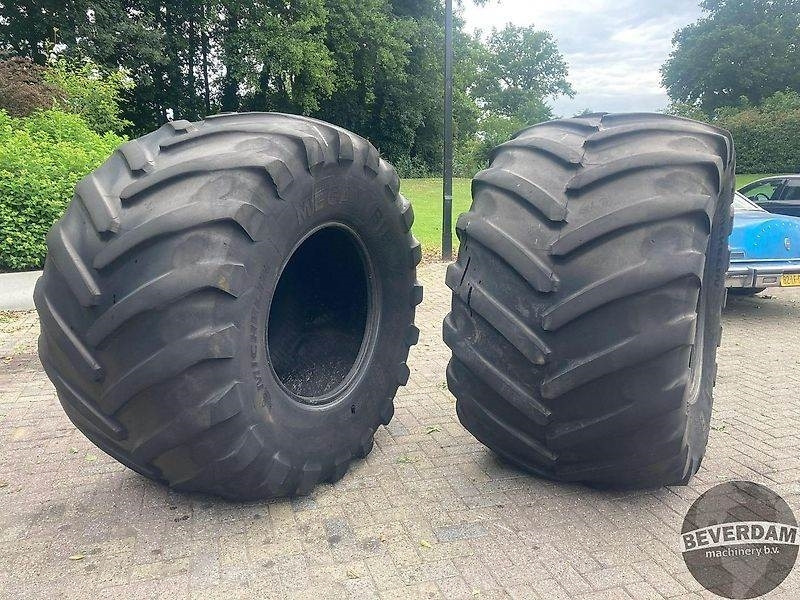 Michelin MEGA BIB 1050/50R32 - צמיג עבור מכונה חקלאית: תמונה 1 Michelin MEGA BIB 1050/50R32 - צמיג עבור מכונה חקלאית: תמונה 1