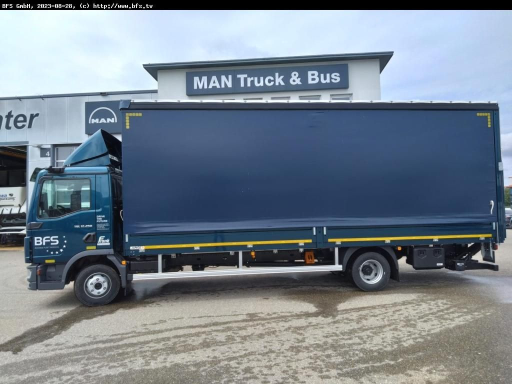 MAN TGL (TG3) 12.250 4x2 BL CH Plane und Spiegel, LB - משאית וילונות צד: תמונה 3 MAN TGL (TG3) 12.250 4x2 BL CH Plane und Spiegel, LB - משאית וילונות צד: תמונה 3