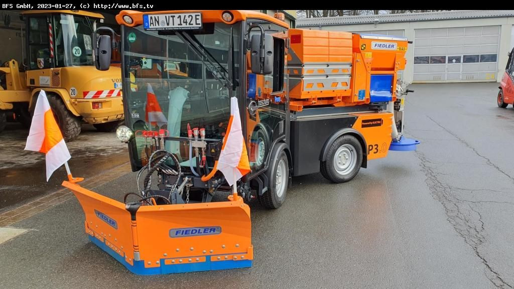 Pony P3.0 Pony P3.0 - מטאטא כבישים: תמונה 1 Pony P3.0 Pony P3.0 - מטאטא כבישים: תמונה 1