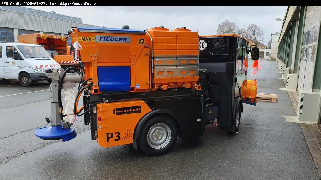 Pony P3.0 Pony P3.0 - מטאטא כבישים: תמונה 3 Pony P3.0 Pony P3.0 - מטאטא כבישים: תמונה 3