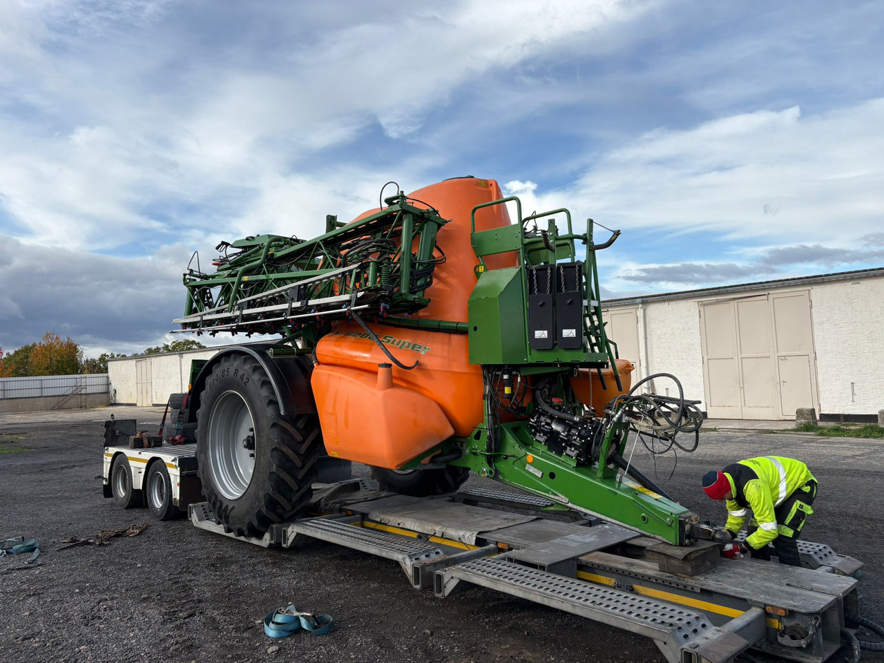 AMAZONE UX 6200 36m GPS - מרסס נגרר: תמונה 2 AMAZONE UX 6200 36m GPS - מרסס נגרר: תמונה 2