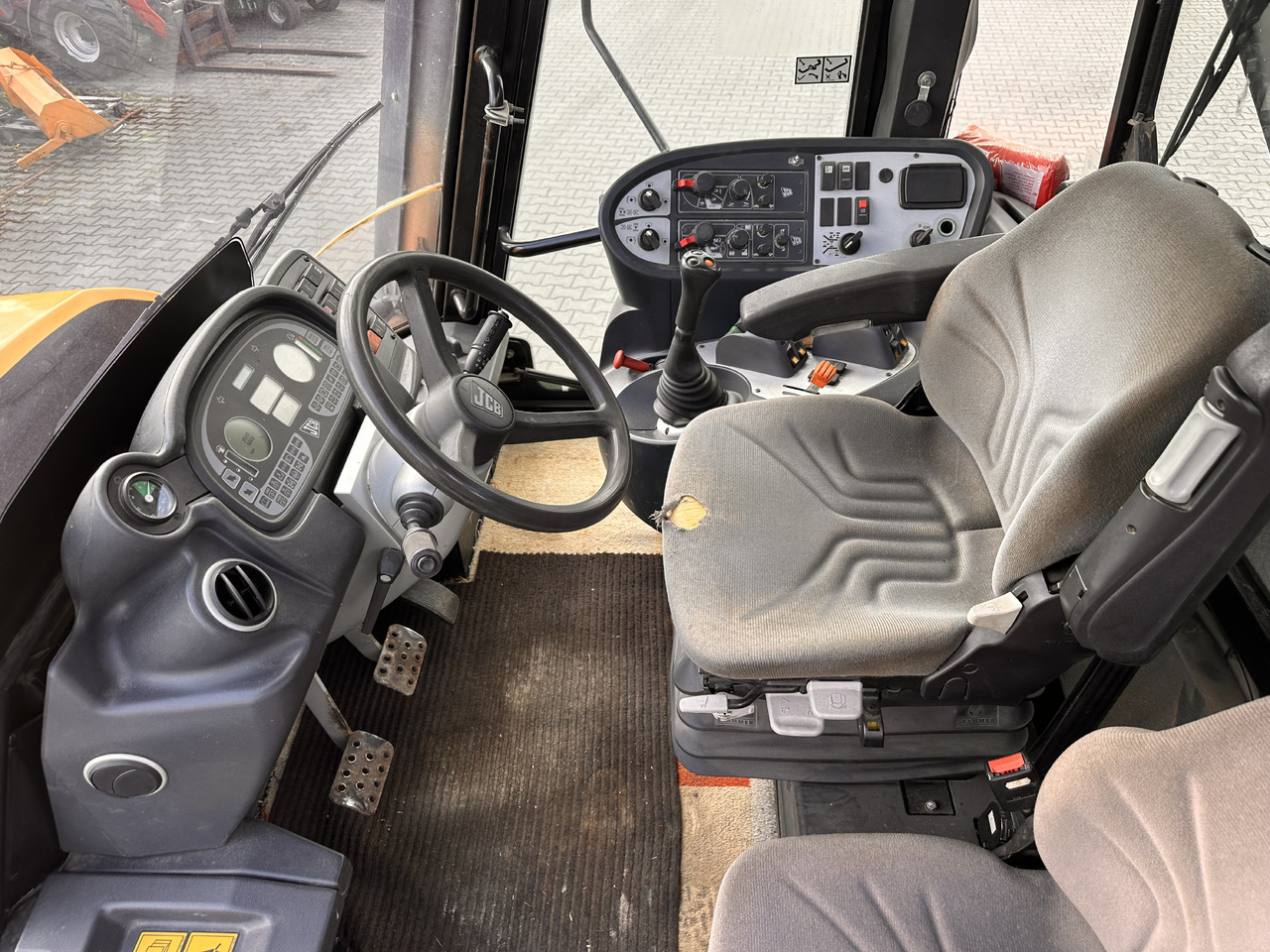 JCB FASTRAC 3230 - טרקטור חקלאי: תמונה 5 JCB FASTRAC 3230 - טרקטור חקלאי: תמונה 5