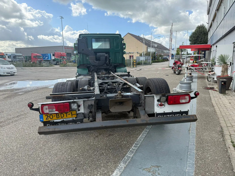 DAF CF 400 6X2 EURO 6 - ONLY 689.209 KM + STEERING AXLE - משאית עם שלדת תא: תמונה 4 DAF CF 400 6X2 EURO 6 - ONLY 689.209 KM + STEERING AXLE - משאית עם שלדת תא: תמונה 4