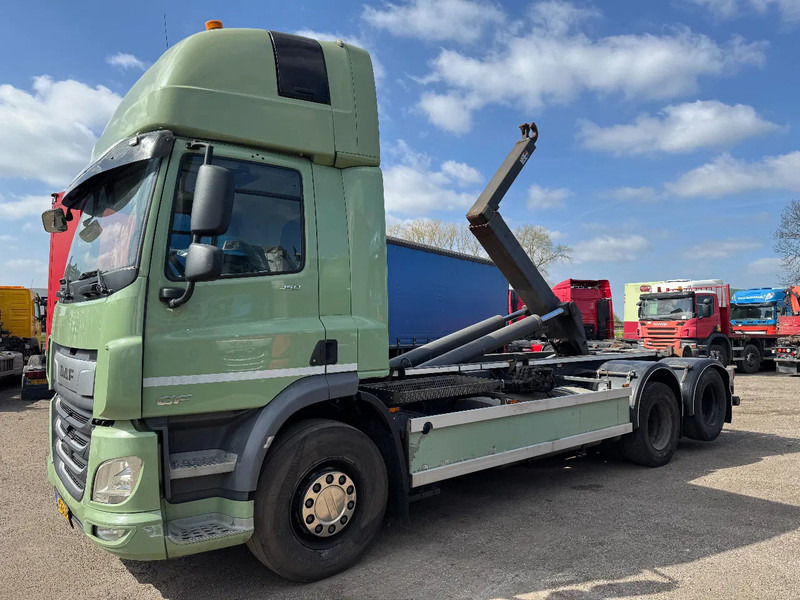 DAF CF 450 6X2 EURO 6 VDL 21T HOOK LIFTING AXLE - משאית הרמת וו: תמונה 4 DAF CF 450 6X2 EURO 6 VDL 21T HOOK LIFTING AXLE - משאית הרמת וו: תמונה 4