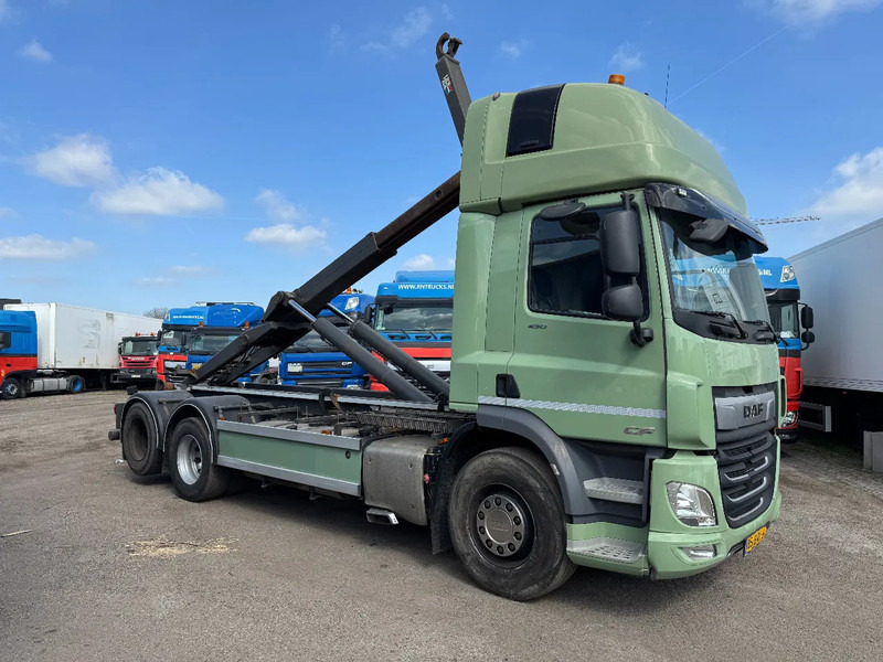 DAF CF 450 6X2 EURO 6 VDL 21T HOOK LIFTING AXLE - משאית הרמת וו: תמונה 2 DAF CF 450 6X2 EURO 6 VDL 21T HOOK LIFTING AXLE - משאית הרמת וו: תמונה 2