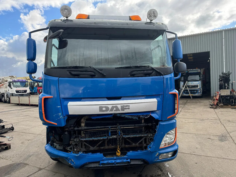 DAF CF 460 8X2 ONLY VISUAL DAMAGED // ENGINE IS RUNNING - משאית מערכת כבלים: תמונה 2 DAF CF 460 8X2 ONLY VISUAL DAMAGED // ENGINE IS RUNNING - משאית מערכת כבלים: תמונה 2