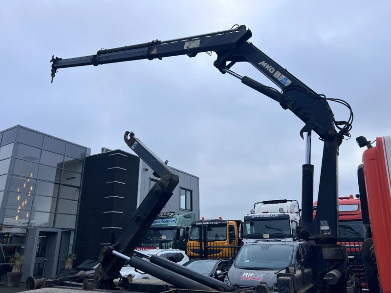 DAF CF 85.380 6X2 + MKG 141 A2 CRANE + 20 TON HOOKLIFT - EURO 3 - MANUAL GEAR - 10 TYRES - משאית הרמת וו, משאית מנוף: תמונה 4 DAF CF 85.380 6X2 + MKG 141 A2 CRANE + 20 TON HOOKLIFT - EURO 3 - MANUAL GEAR - 10 TYRES - משאית הרמת וו, משאית מנוף: תמונה 4
