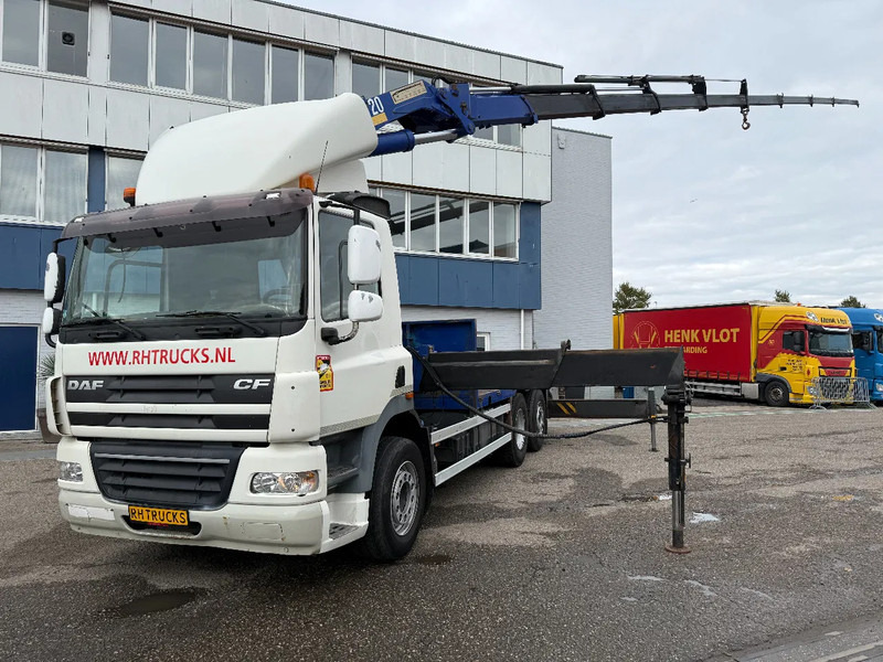 DAF CF 85 6X2 EURO 5 + HMF 37 TON/M + REMOTE CONTROL - משאית צד נופל/ שטוחה, משאית מנוף: תמונה 2 DAF CF 85 6X2 EURO 5 + HMF 37 TON/M + REMOTE CONTROL - משאית צד נופל/ שטוחה, משאית מנוף: תמונה 2