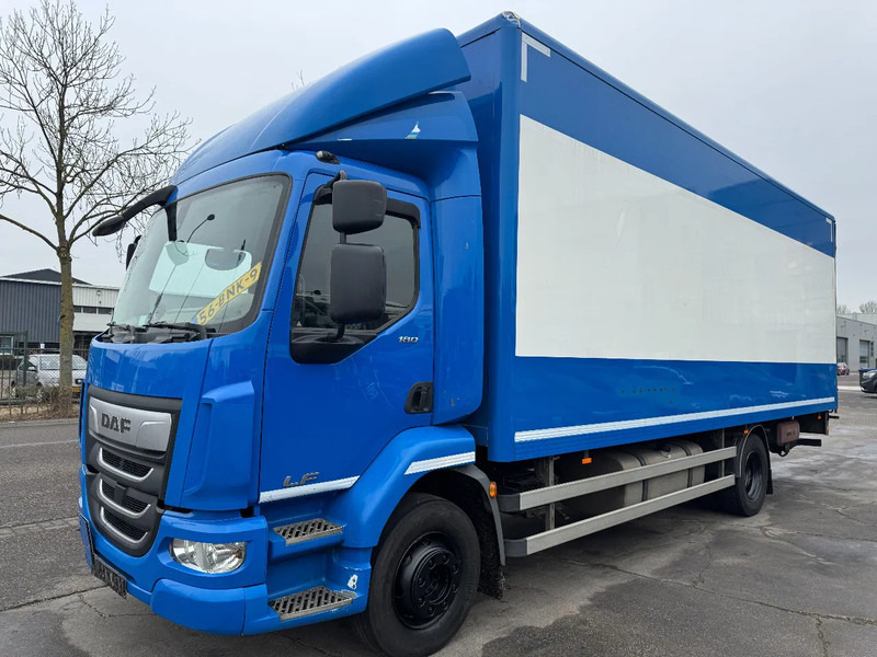 DAF LF 180 4X2 - EURO 6 + DHOLLANDIA LIFT - משאית תיבה: תמונה 1 DAF LF 180 4X2 - EURO 6 + DHOLLANDIA LIFT - משאית תיבה: תמונה 1