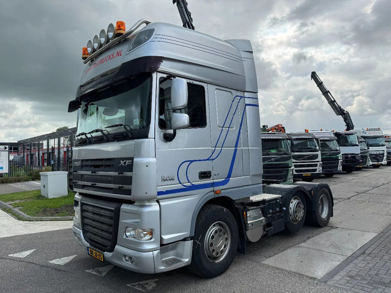 DAF XF 105.460 6X2 RETARDER EURO5 TÜV TILL 01-2026 - יחידת טרקטור: תמונה 1 DAF XF 105.460 6X2 RETARDER EURO5 TÜV TILL 01-2026 - יחידת טרקטור: תמונה 1