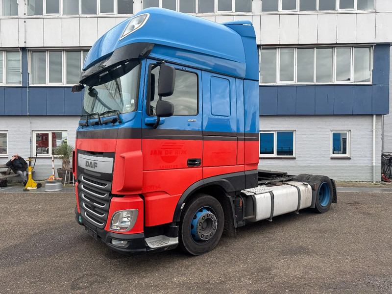 DAF XF 440 4X2 EURO 6 MEGA DOUBLE TANK - יחידת טרקטור: תמונה 1 DAF XF 440 4X2 EURO 6 MEGA DOUBLE TANK - יחידת טרקטור: תמונה 1