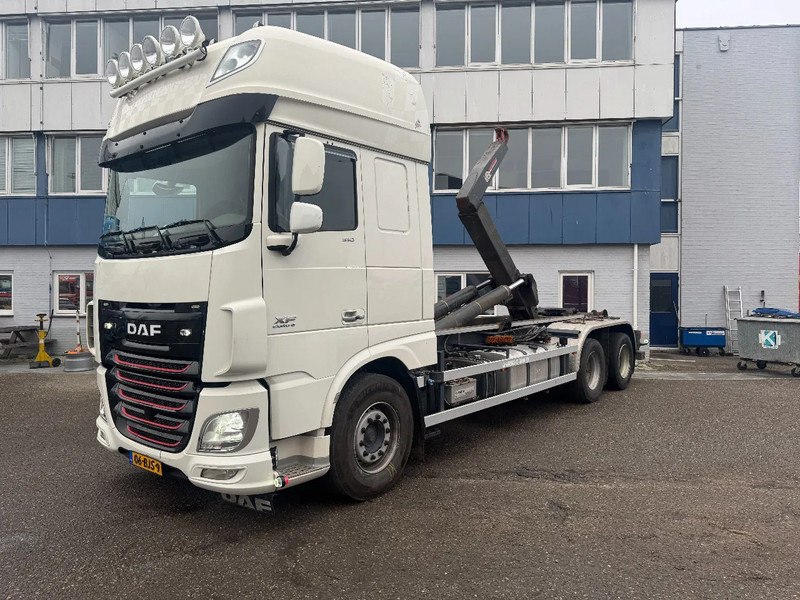 DAF XF 510 6X2 EURO 6 VDL 30T HOOK 2017 - משאית הרמת וו: תמונה 1 DAF XF 510 6X2 EURO 6 VDL 30T HOOK 2017 - משאית הרמת וו: תמונה 1