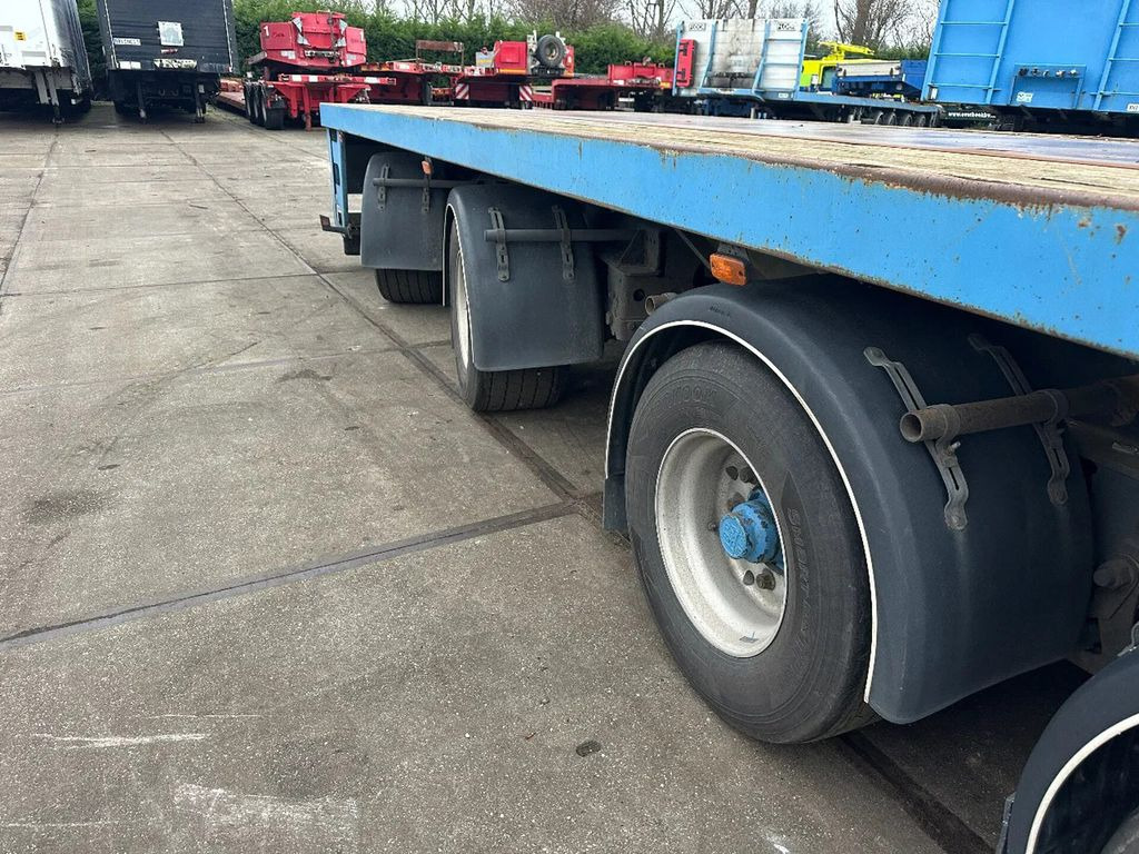 Floor 2 AXLE STEERING an 2 LIFT AXLE - סמיטריילר צד נופל/ שטוח: תמונה 4 Floor 2 AXLE STEERING an 2 LIFT AXLE - סמיטריילר צד נופל/ שטוח: תמונה 4