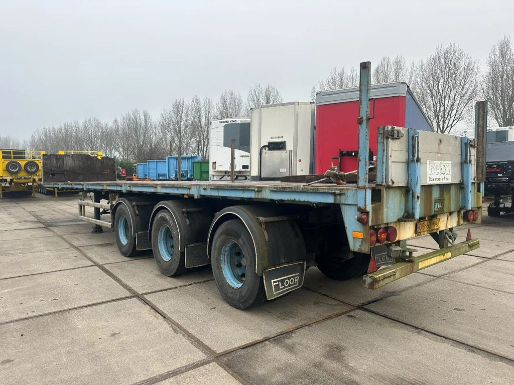 Floor LAST 2 AXLE STEERING, FIRST LIFT AXLE - סמיטריילר צד נופל/ שטוח: תמונה 3 Floor LAST 2 AXLE STEERING, FIRST LIFT AXLE - סמיטריילר צד נופל/ שטוח: תמונה 3