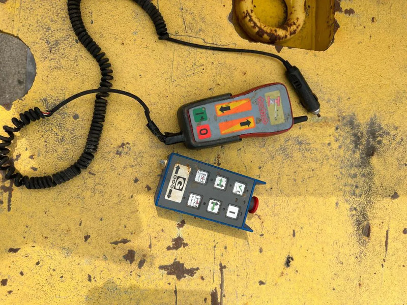Goldhofer 3 AS GESTUURD REMOTE CONTROLE 1,2 M EXTENDABLE - סמיטריילר עם מטען נמוך: תמונה 4 Goldhofer 3 AS GESTUURD REMOTE CONTROLE 1,2 M EXTENDABLE - סמיטריילר עם מטען נמוך: תמונה 4