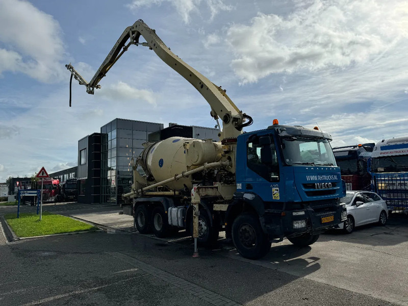 Iveco Eurotrakker 410 8X4 CIFA PUMP 24M + MIXER FULL STEEL + REMOTE CONTROL - משאית משאבת בטון: תמונה 2 Iveco Eurotrakker 410 8X4 CIFA PUMP 24M + MIXER FULL STEEL + REMOTE CONTROL - משאית משאבת בטון: תמונה 2
