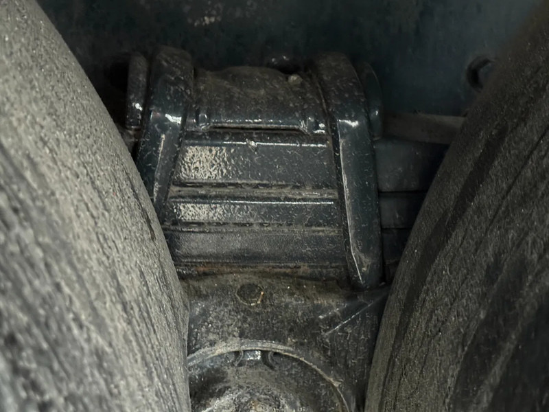 Iveco Trakker 360 6X4 EURO 6 + PALFINGER PK20001K + REMOTE CONTROL - משאית צד נופל/ שטוחה, משאית מנוף: תמונה 5 Iveco Trakker 360 6X4 EURO 6 + PALFINGER PK20001K + REMOTE CONTROL - משאית צד נופל/ שטוחה, משאית מנוף: תמונה 5