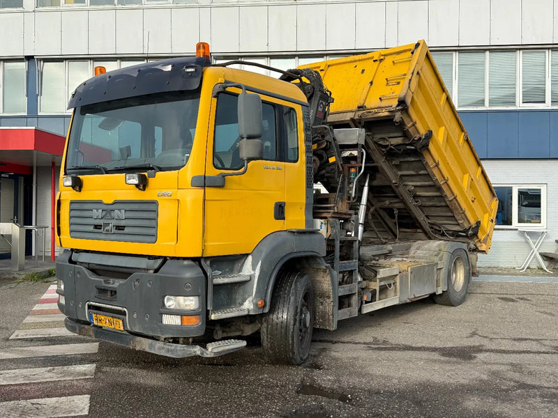MAN TGA 18.310 4X4 + HIAB 122 ES-2 - DAMAGED CRANE - מזהיר, משאית מנוף: תמונה 1 MAN TGA 18.310 4X4 + HIAB 122 ES-2 - DAMAGED CRANE - מזהיר, משאית מנוף: תמונה 1