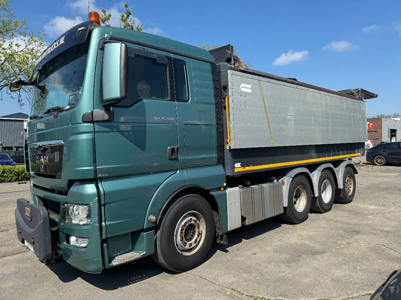 MAN TGX 35.500 8X4 VAKO BANDLOSSER - משאית: תמונה 1 MAN TGX 35.500 8X4 VAKO BANDLOSSER - משאית: תמונה 1