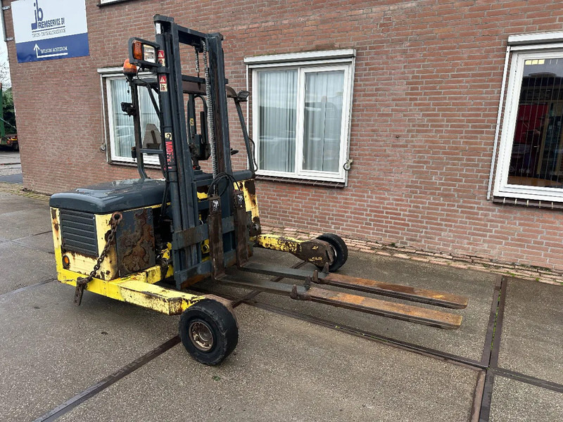 Moffett M4 25.3 2,5 TON SIDESHIFT DIESEL MEENEEMHEFTRUCK - מלגזה מותקנת על משאית: תמונה 5 Moffett M4 25.3 2,5 TON SIDESHIFT DIESEL MEENEEMHEFTRUCK - מלגזה מותקנת על משאית: תמונה 5