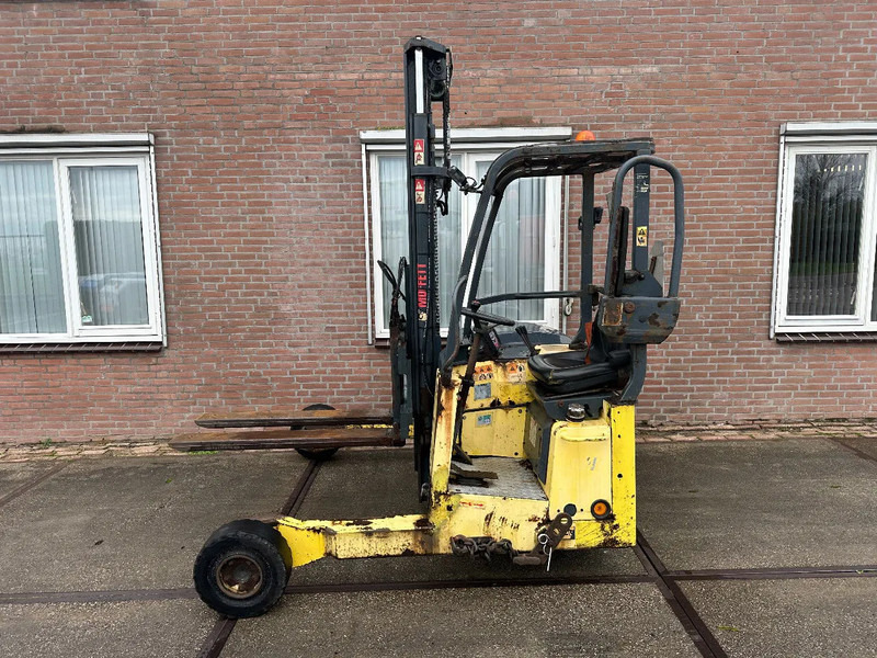 Moffett M4 25.3 2,5 TON SIDESHIFT DIESEL MEENEEMHEFTRUCK - מלגזה מותקנת על משאית: תמונה 3 Moffett M4 25.3 2,5 TON SIDESHIFT DIESEL MEENEEMHEFTRUCK - מלגזה מותקנת על משאית: תמונה 3