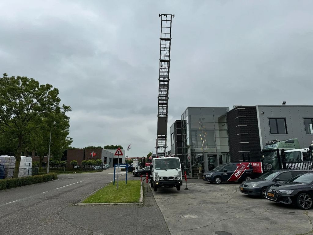 פלטפורמה אווירית מותקנת על משאית Nissan 3X UNIT CABSTAR 35.13 EURO 6 + LIFT 25 METER + R: תמונה 15