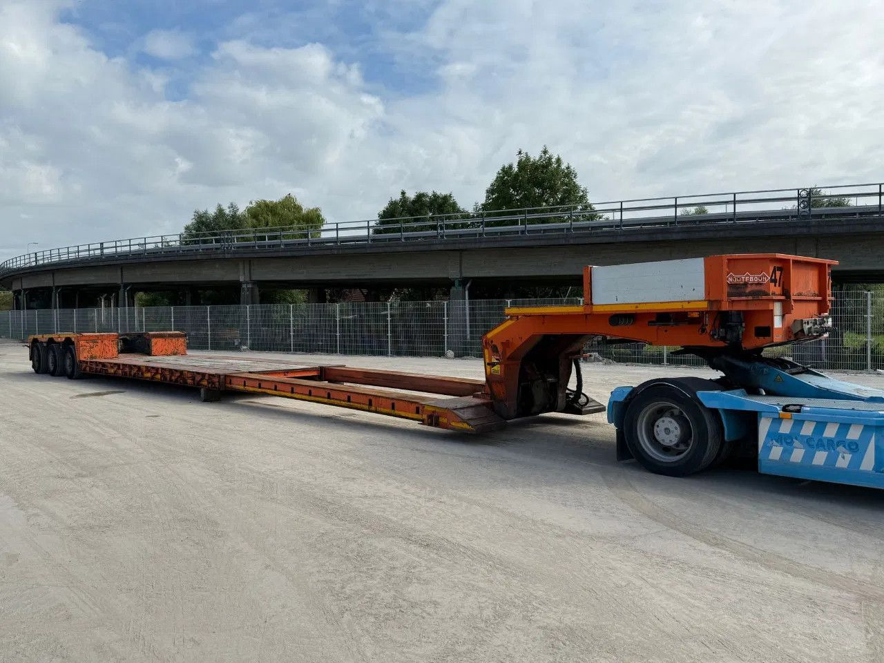 Nooteboom EURO-59-03 P 5,3 METER EXTANDABLE 3X STEERING - סמיטריילר עם מטען נמוך: תמונה 1 Nooteboom EURO-59-03 P 5,3 METER EXTANDABLE 3X STEERING - סמיטריילר עם מטען נמוך: תמונה 1