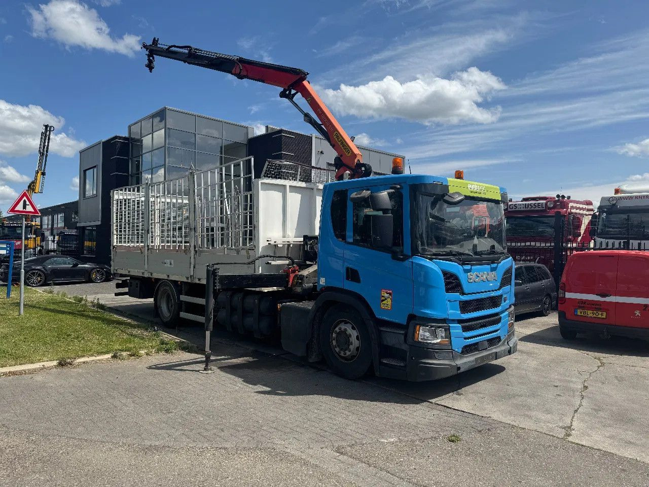 Scania P280 4X2 EURO 6 PALFINGER PK12002 + REMOTE CONTR - משאית צד נופל/ שטוחה, משאית מנוף: תמונה 1 Scania P280 4X2 EURO 6 PALFINGER PK12002 + REMOTE CONTR - משאית צד נופל/ שטוחה, משאית מנוף: תמונה 1