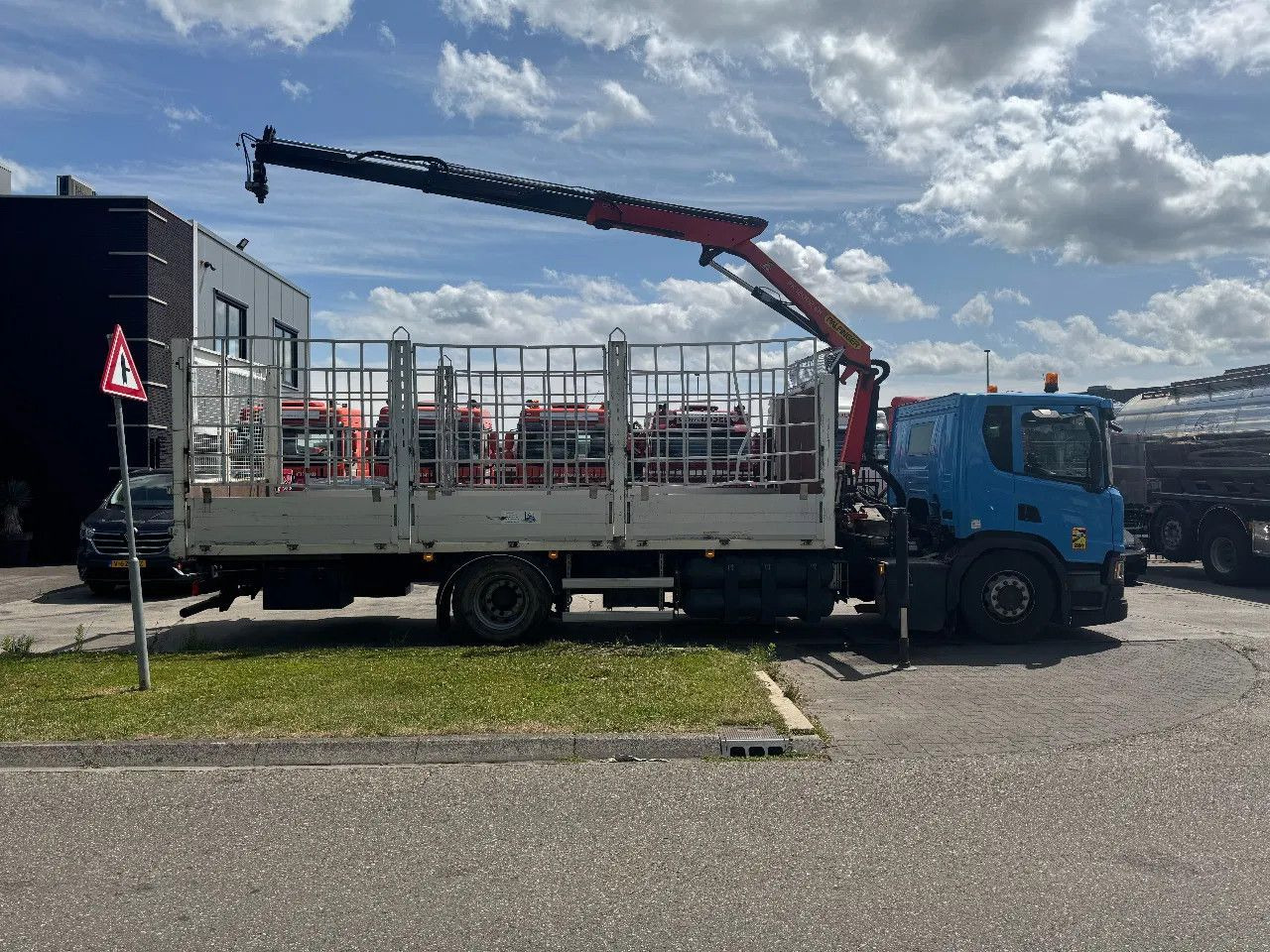 Scania P280 4X2 EURO 6 PALFINGER PK12002 + REMOTE CONTR - משאית צד נופל/ שטוחה, משאית מנוף: תמונה 3 Scania P280 4X2 EURO 6 PALFINGER PK12002 + REMOTE CONTR - משאית צד נופל/ שטוחה, משאית מנוף: תמונה 3