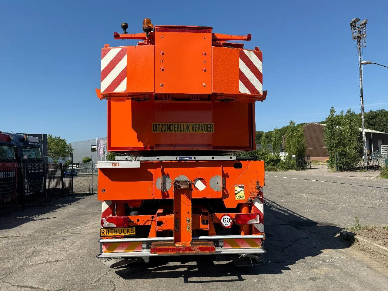 Scania P380 8X4 + FAUN HK40 + FLYJIB + BALLASTBL. 6,9 T - משאית מנוף: תמונה 5 Scania P380 8X4 + FAUN HK40 + FLYJIB + BALLASTBL. 6,9 T - משאית מנוף: תמונה 5
