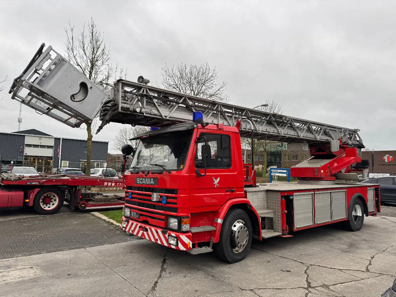 Scania P82 4X2 - FIRE TRUCK - 30M LIFT - משאית אש: תמונה 1 Scania P82 4X2 - FIRE TRUCK - 30M LIFT - משאית אש: תמונה 1
