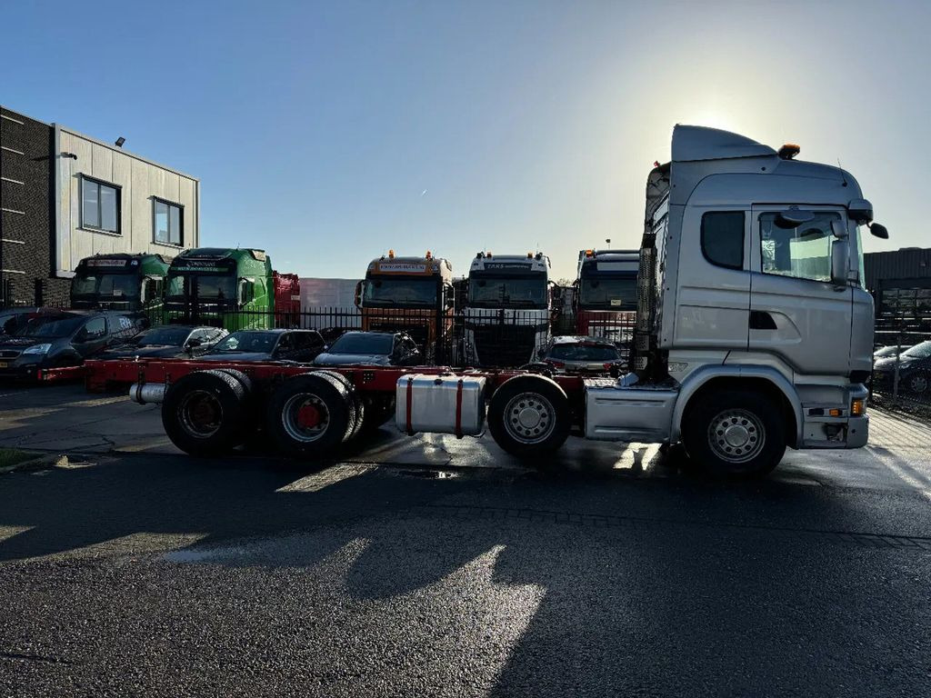 Scania R730 V8 8X4 EURO 6 BIG AXLES - משאית עם שלדת תא: תמונה 4 Scania R730 V8 8X4 EURO 6 BIG AXLES - משאית עם שלדת תא: תמונה 4